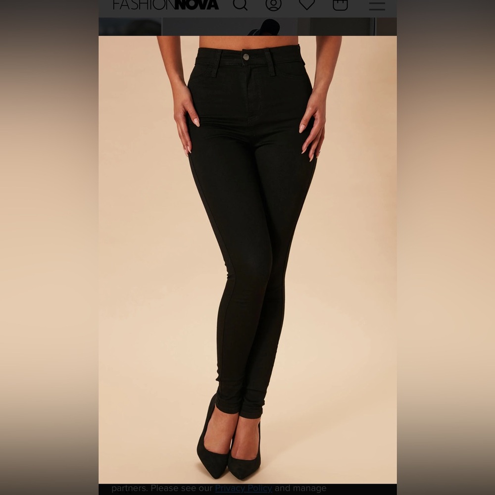 Fashion Nova- High Stretch- Classic High Waist Skinny Jeans- Sz 13- TWF